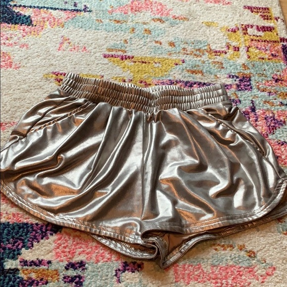 🕺🏻Women’s disco track shorts; metallic bronze XS - Picture 5 of 8